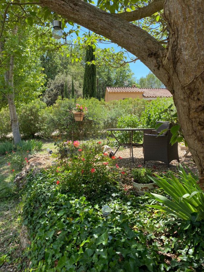 L'Eveil En Provence Bed & Breakfast Entrecasteaux Bagian luar foto